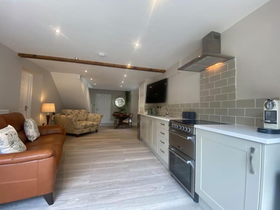 Beautiful 1 Bedroom Holiday Home In Lancaster Exterior photo