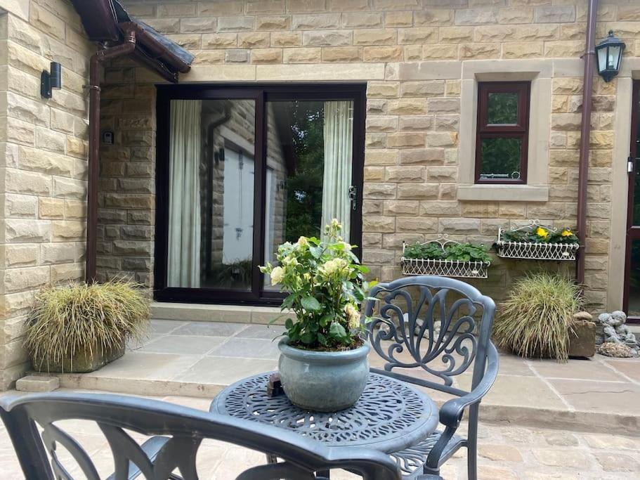 Beautiful 1 Bedroom Holiday Home In Lancaster Exterior photo